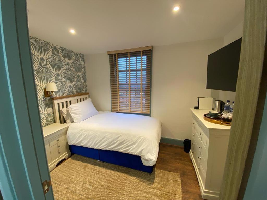 The Ship Hotell Chelmsford Eksteriør bilde